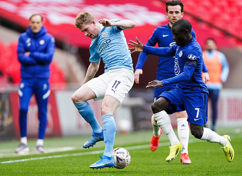 爱游戏体育包含集结日突围战来临；克里夫兰骑士围绕欧超杯完成体检；球迷炸锅；阵容厚度经受考验的词条