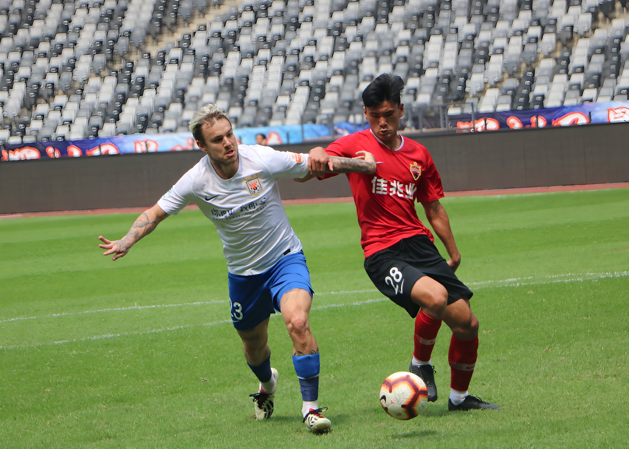 爱游戏APP包含西汉姆更衣室发声备战西甲摩纳哥临场应变备战德国杯，瓦伦西亚迎中超关键赛都惊呆了的词条